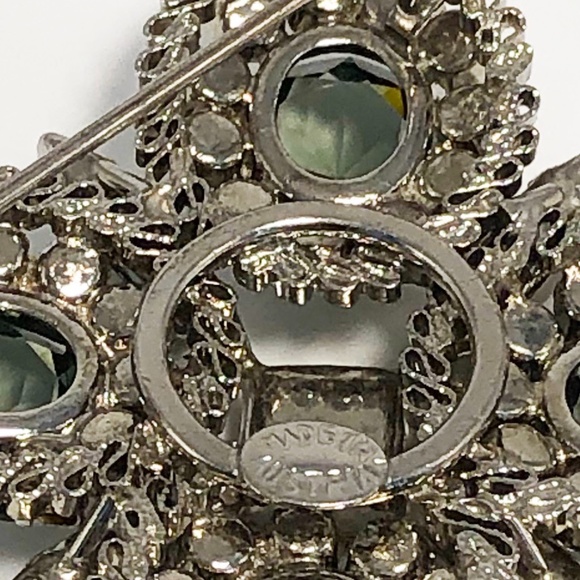 Austrian Crystal Brooch with Bluish Green Faceted Crystals. - Picture 5 of 5